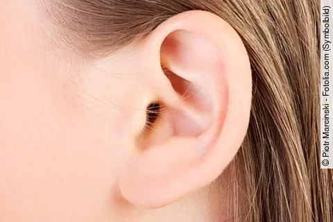 Ohr eines Mädchens