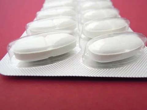 weiße Tabletten im Blister