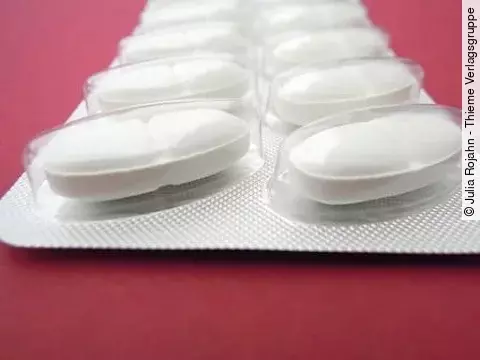 weiße Tabletten im Blister