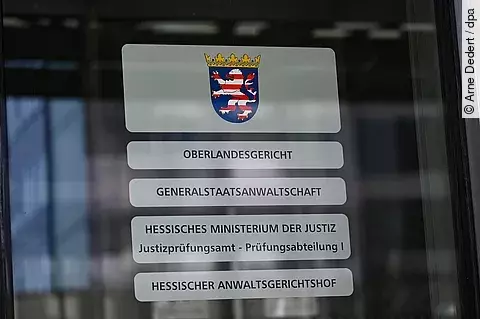 Gericht erlaubt Herstellung von nicht zugelassenem Krebsmedikament