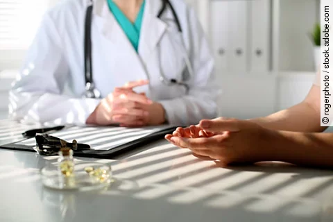 Arzt und Patient im Gespräch