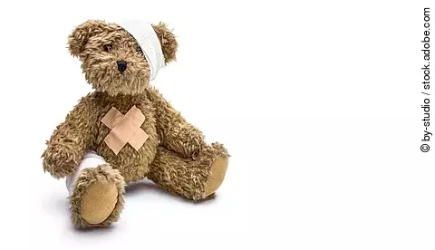 Kranker Teddy: Kinder, die aufgrund ihrer Krebserkrankung eine Strahlentherapie erhallten hatten, erkranken später öfter an Alterskrankheiten