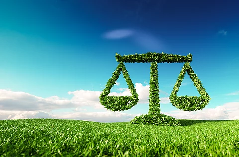 Die Waage darf nicht kippen: Arzniemittelverfügbarkeit und Gewässerschutz muss beides gedacht werden.