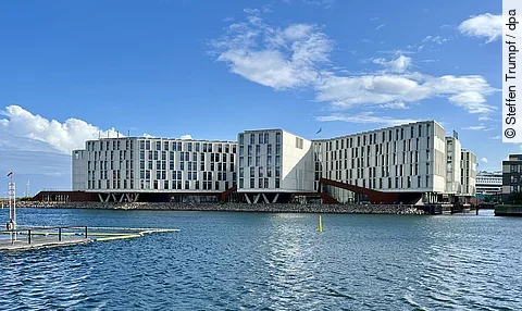 Blick auf die UN City in Kopenhagen, in der mehrere Organisationen der Vereinten Nationen untergebracht sind, darunter die WHO Europa, das Regionalbüro der Weltgesundheitsorganisation (WHO)