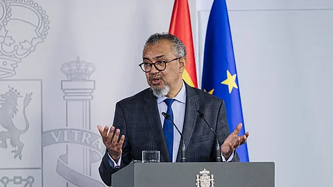 Der Generaldirektor der Weltgesundheitsorganisation (WHO), Tedros Adhanom, während einer Pressekonferenz mit dem Ministerpräsidenten von Spanien, Sánchez, im Moncloa-Palast.