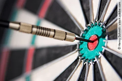 Dartpfeil im Bull´s Eye