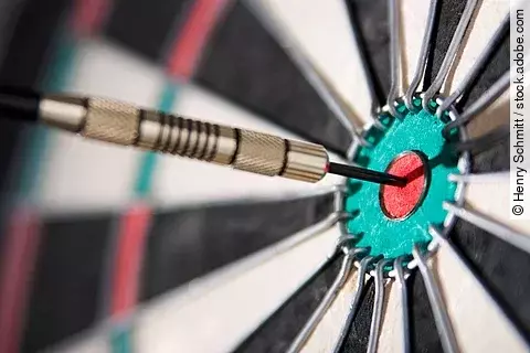 Dartpfeil im Bull´s Eye