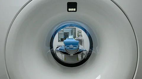 Ein Computertomograph (CT) steht in den Räumen einer Radiologie. urn:newsml:dpa.com:20090101:260624-935-1431329
