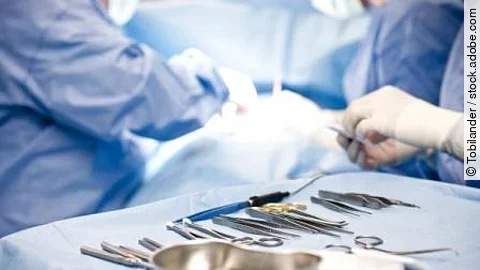 OP-Utensilien in einem Operationssaal