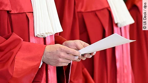 urn:newsml:dpa.com:20090101:241126-935-344585