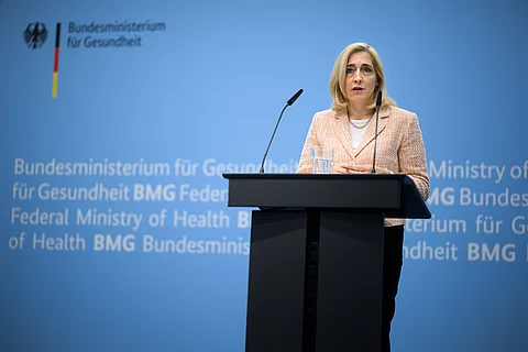 Nina Warken (CDU), Bundesministerin für Gesundheit, äußert sich bei einer Pressekonferenz vor der konstituierenden Sitzung der Finanzkommission Gesundheit (FKG) im Bundesministerium für Gesundheit.