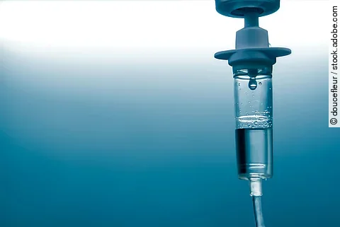 Infusion mit klarer Flüssigkeit