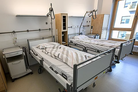 Krankenhausbetten in der Rettungsstelle vom Vivantes Auguste-Viktoria-Klinikum. 