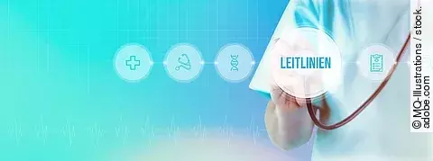 Medizinische Leitlinien. Arzt mit Stethoskop im Fokus. Icons und Text auf einem digitalen Interface. Medizinische Technologie