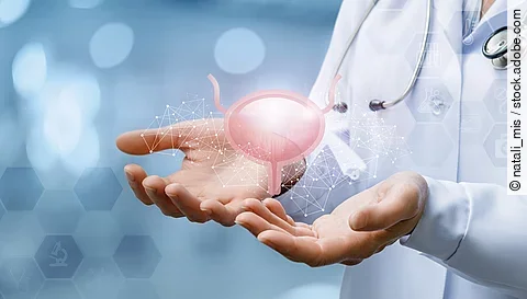 The doctor shows the bladder of the person .