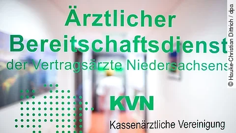 Die Aufschrift «Ärztlicher Bereitschaftsdienst» steht auf einer Glastür. Die Aufschrift «Ärztlicher Bereitschaftsdienst» steht auf einer Glastür.