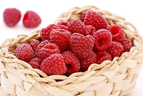Himbeeren in Schale